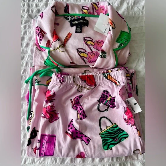 Room Service “Drink Champagne” Women's Pink Printed Pajama Set Size L - Picture 3 of 9